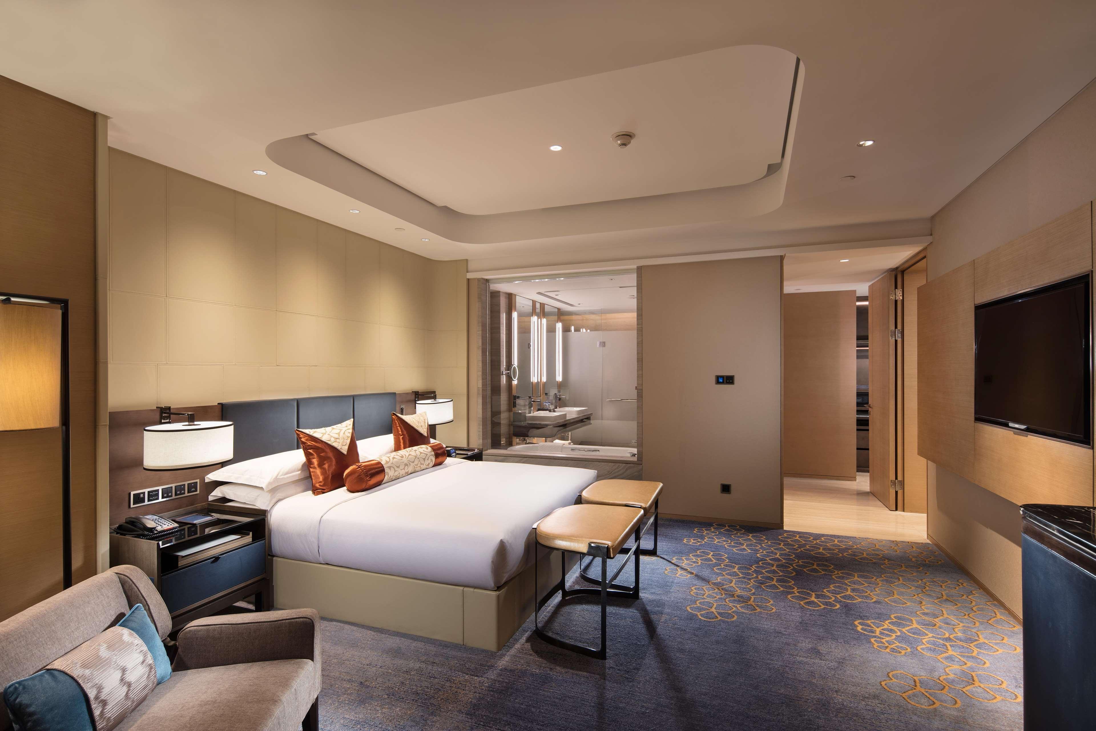 Hilton Jinan South Hotel & Residences Exteriör bild