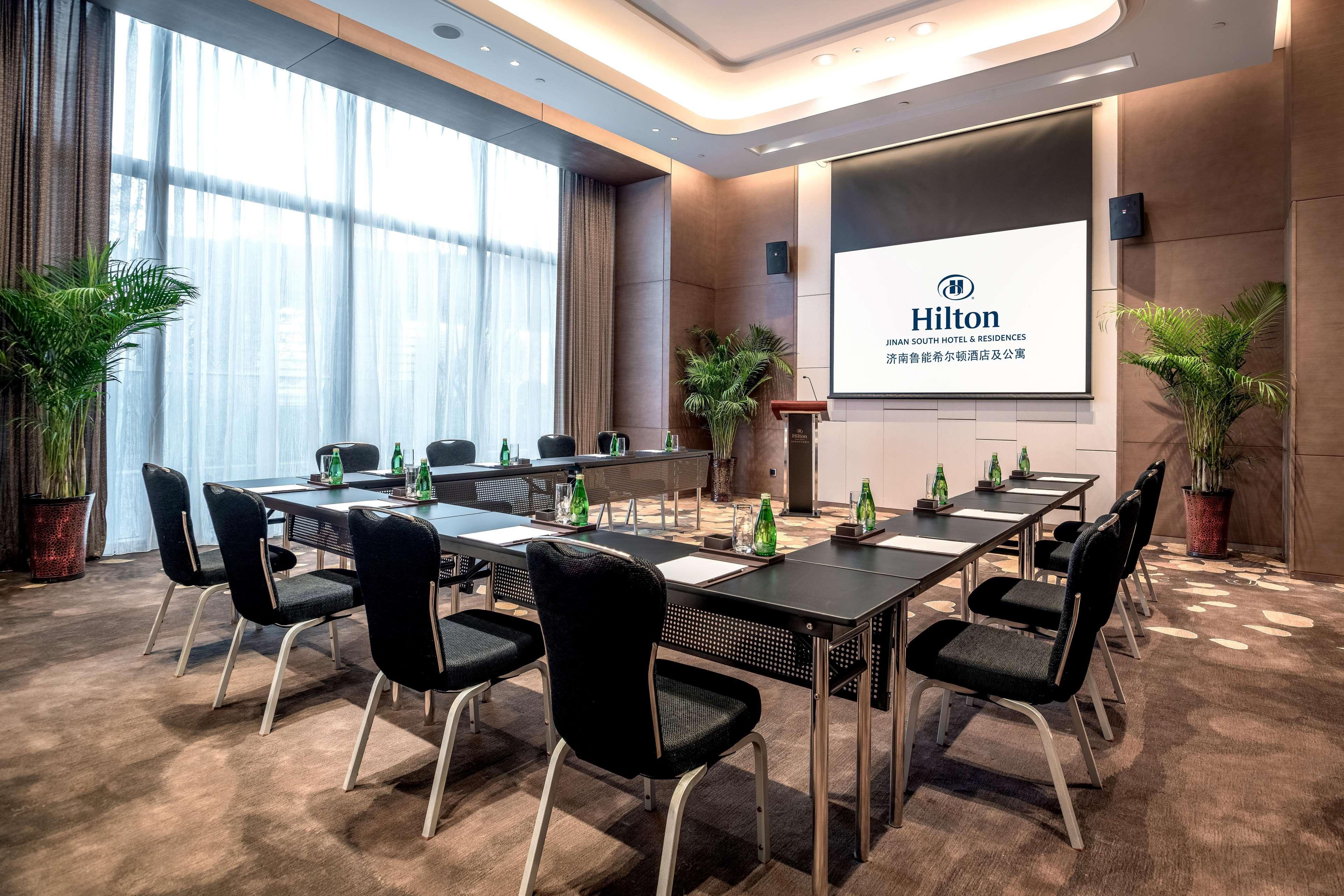 Hilton Jinan South Hotel & Residences Exteriör bild