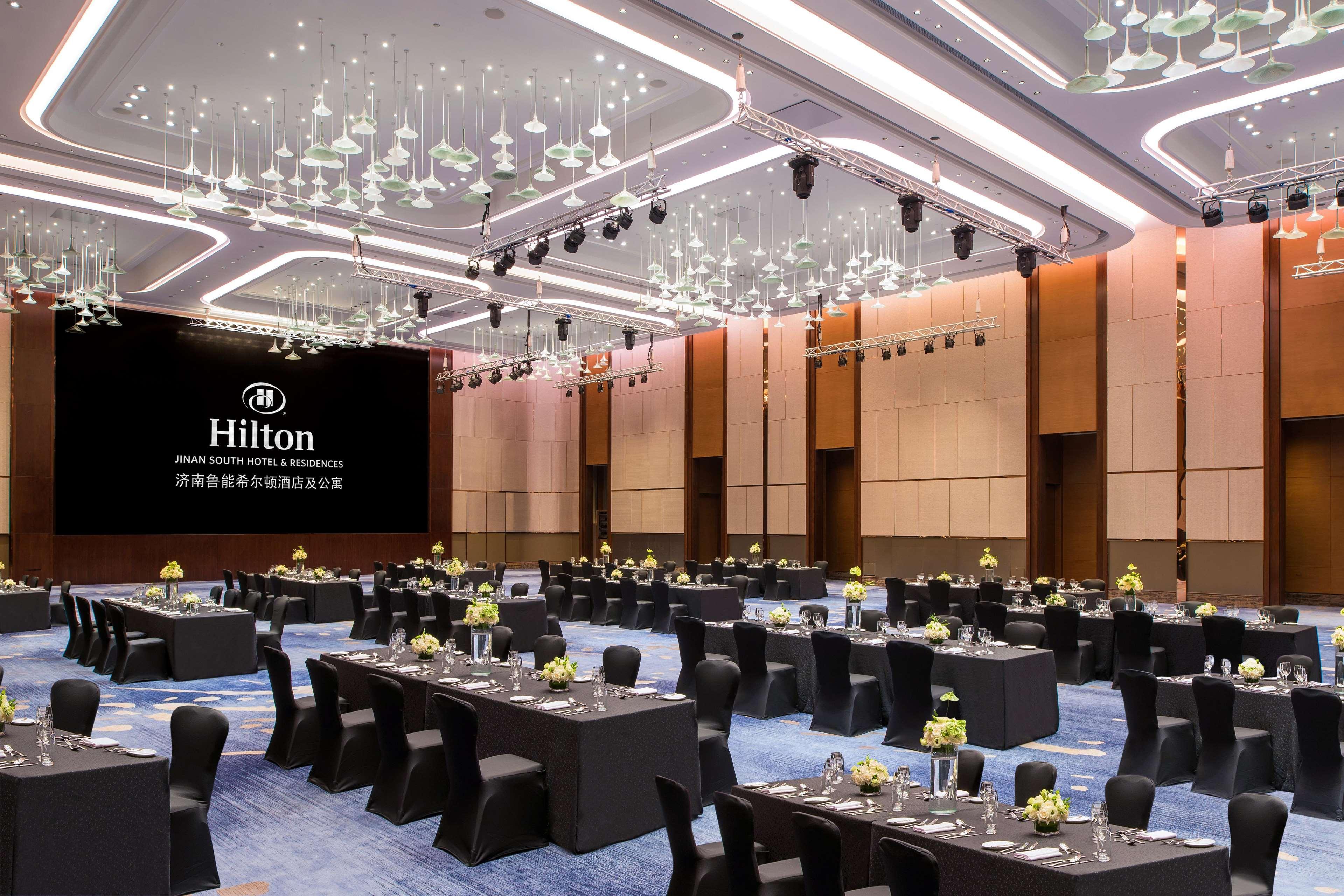 Hilton Jinan South Hotel & Residences Exteriör bild