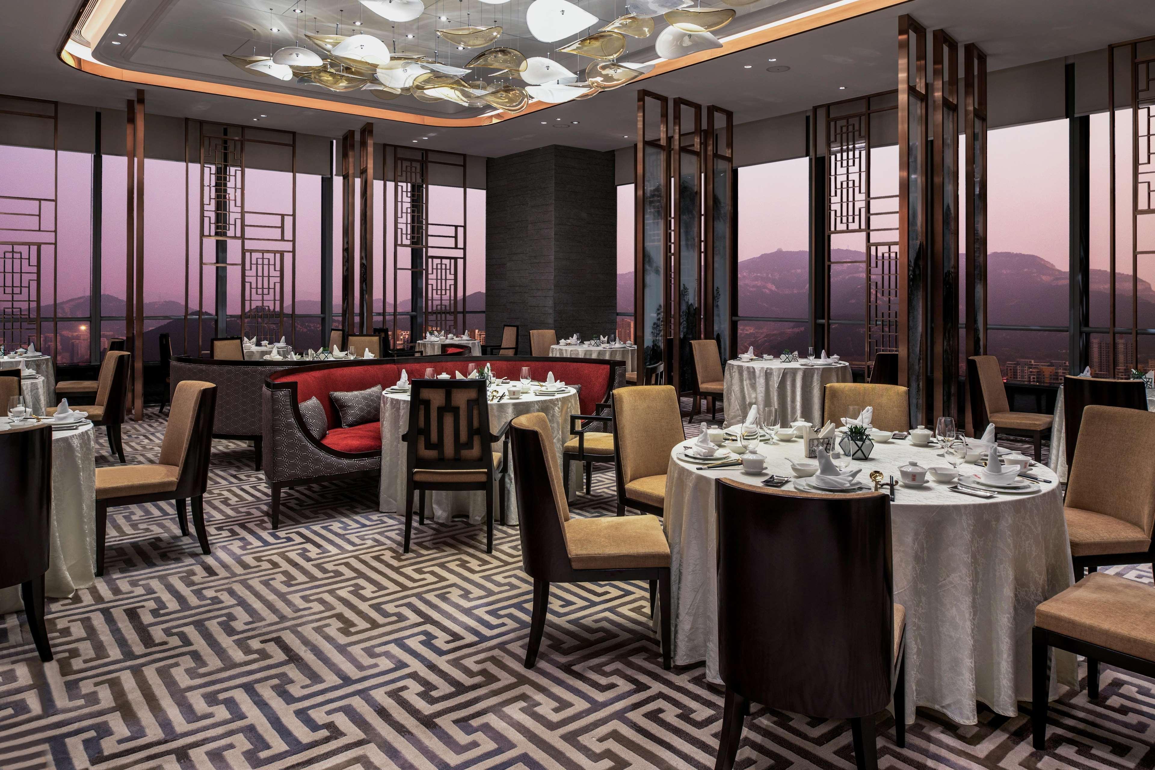 Hilton Jinan South Hotel & Residences Exteriör bild