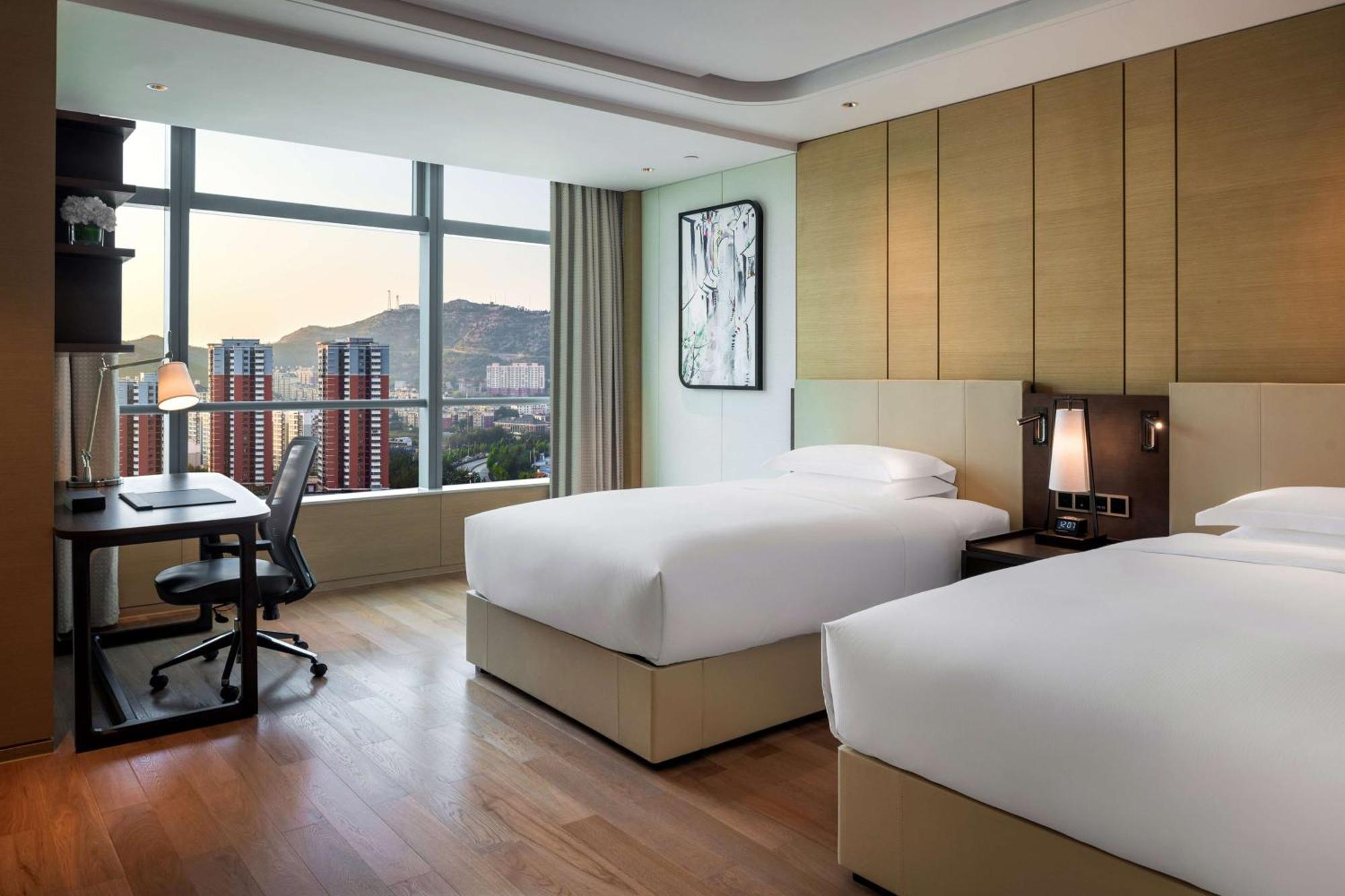 Hilton Jinan South Hotel & Residences Exteriör bild