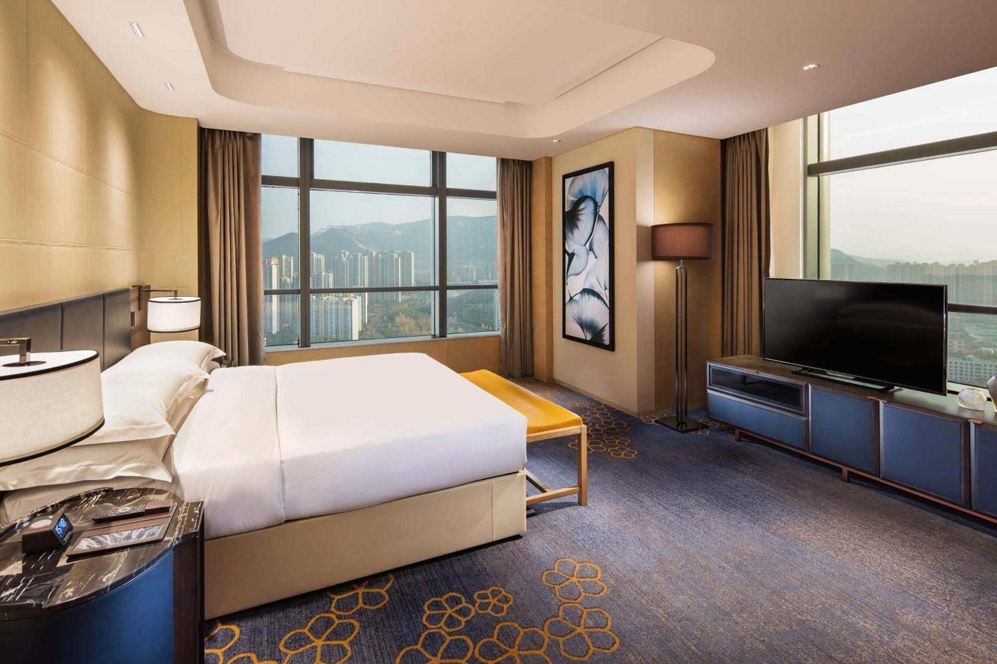 Hilton Jinan South Hotel & Residences Exteriör bild