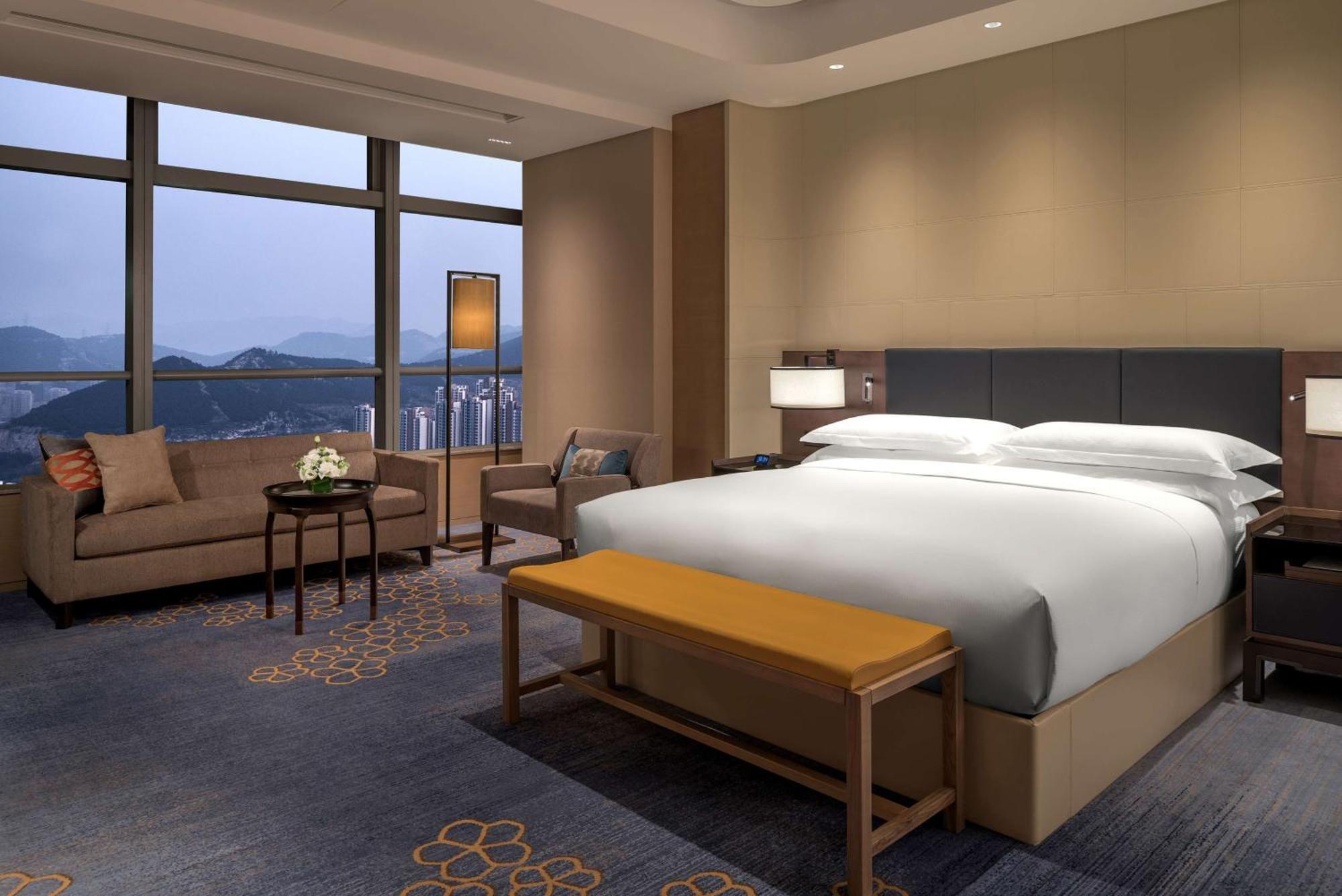 Hilton Jinan South Hotel & Residences Exteriör bild