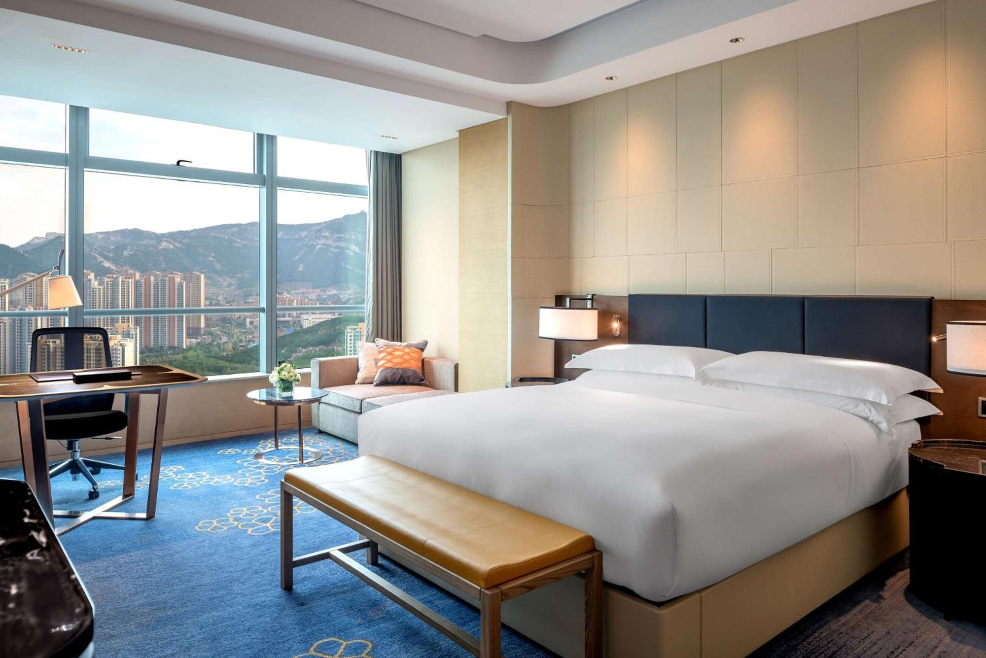 Hilton Jinan South Hotel & Residences Exteriör bild