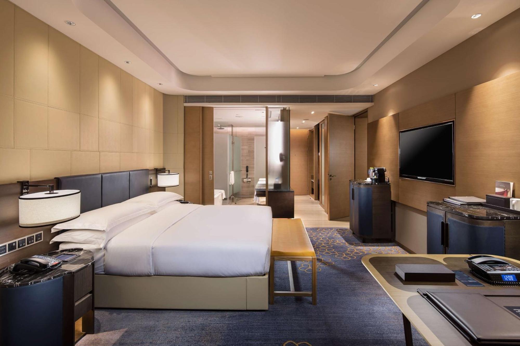 Hilton Jinan South Hotel & Residences Exteriör bild