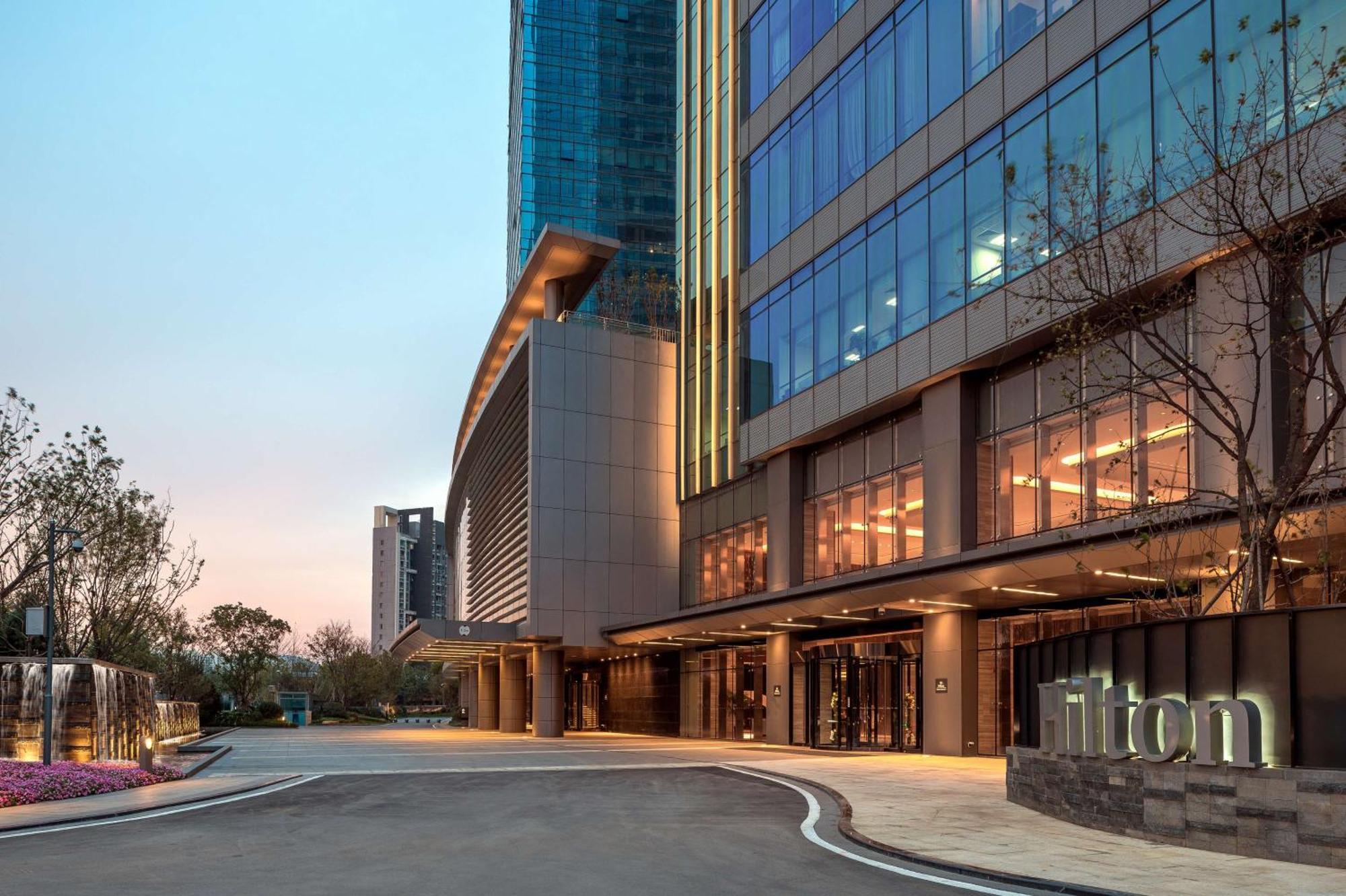 Hilton Jinan South Hotel & Residences Exteriör bild