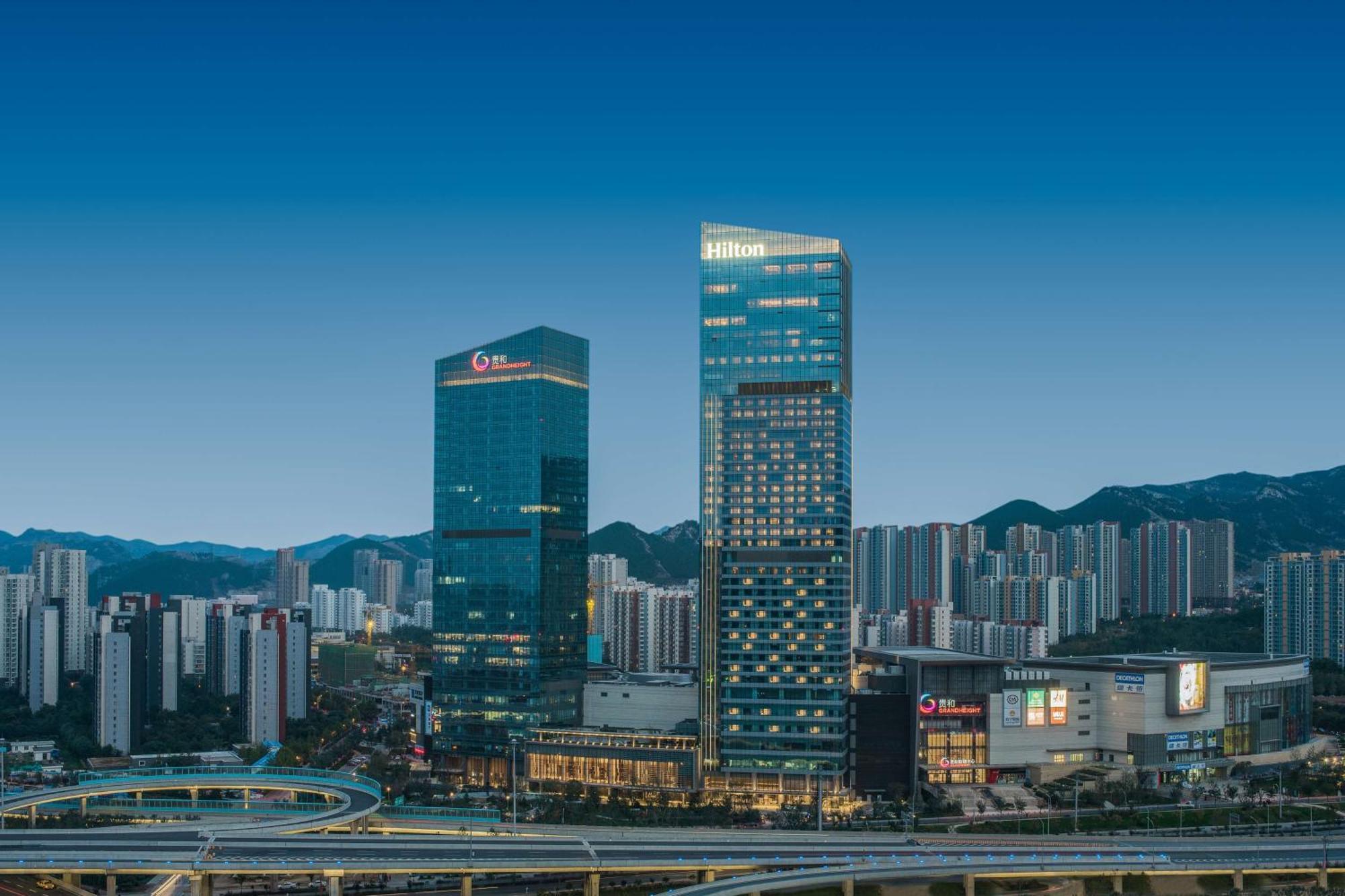 Hilton Jinan South Hotel & Residences Exteriör bild