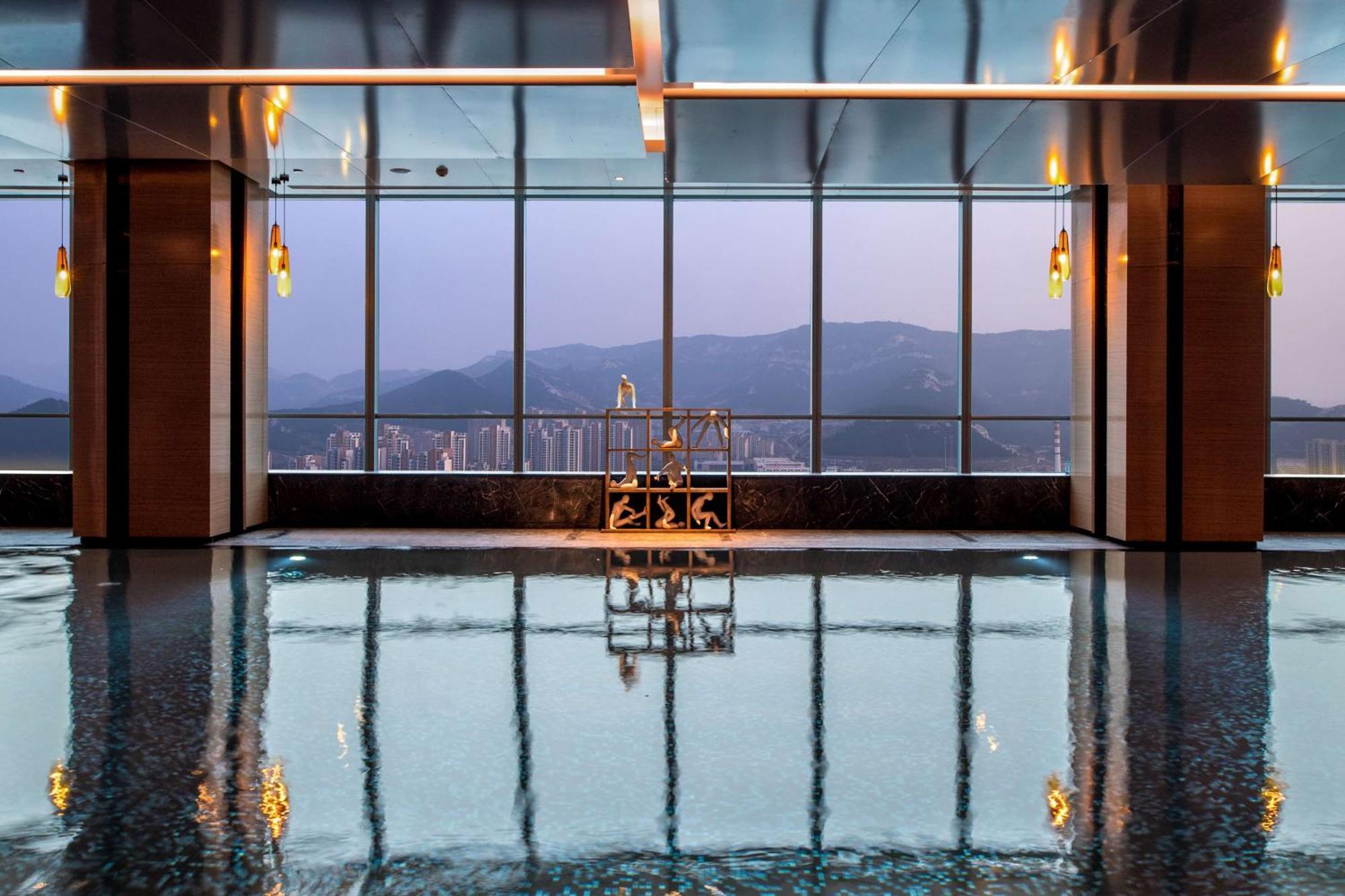 Hilton Jinan South Hotel & Residences Exteriör bild